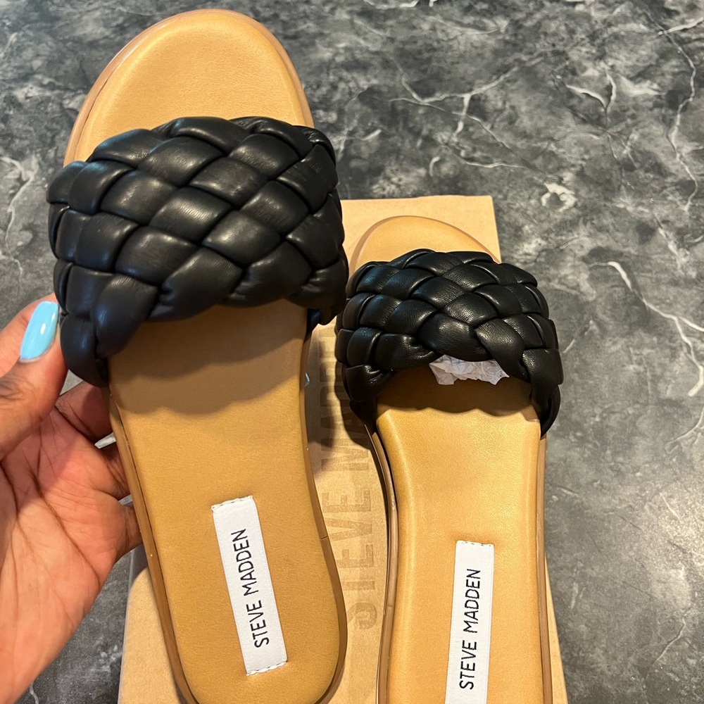 Steve Madden Flat Sandals